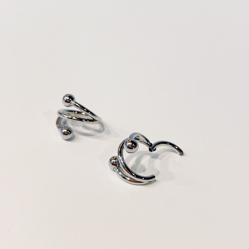 【リップピアス】ツイスト＆トリプル セグメントリング 唇ピアス ボディピアス