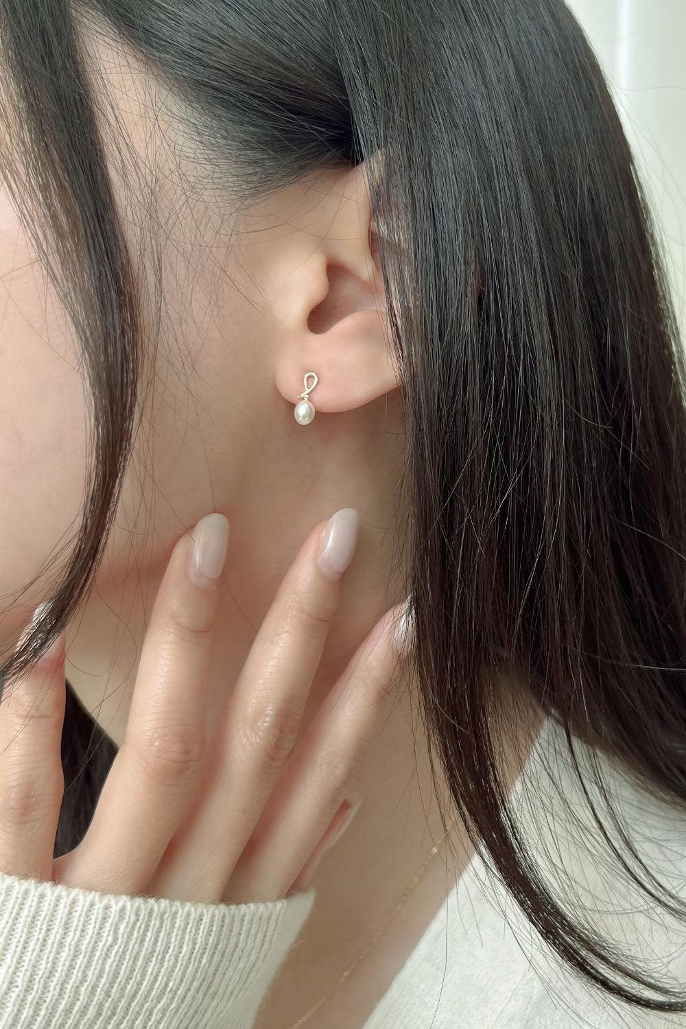 14k coil pearl earrings (1 pair) - 4MiLi (フォーミリ)
