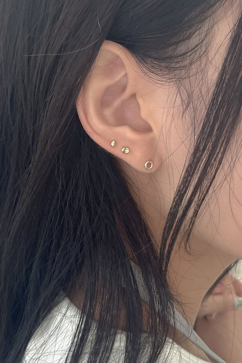 14k circle line piercing 21G