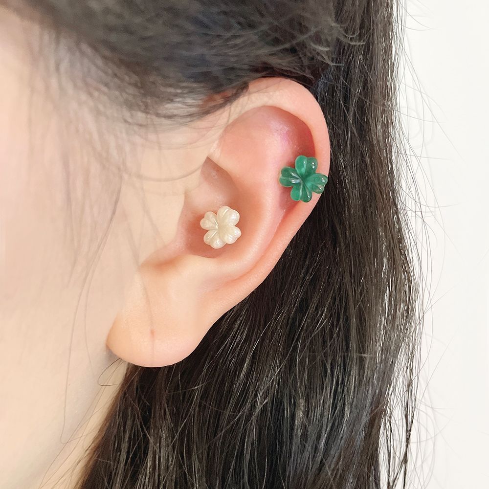 [サージカル]アクリル クローバー (2Color) 16G ボディピアス キャッチ ピアッシング 軟骨ピアス