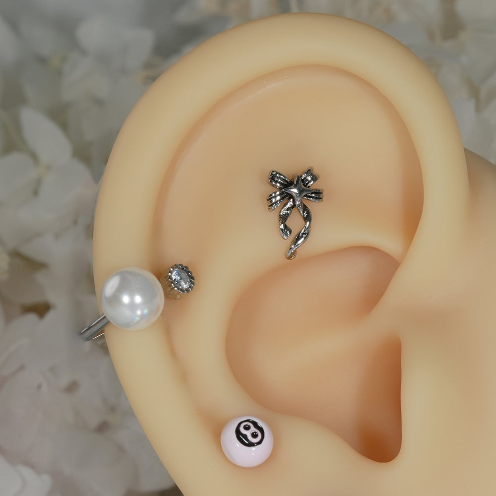 [サージカル]レトロリボン＆バタフライピアス (2Type) 16G/14G 蝶モチーフ ヘリックス 軟骨ピアス