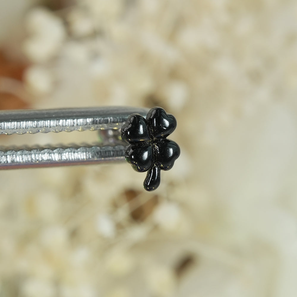 [サージカル]ぷっくり エポキシ クローバー ピアス (4Color) 16G クローバー 四つ葉のクローバー