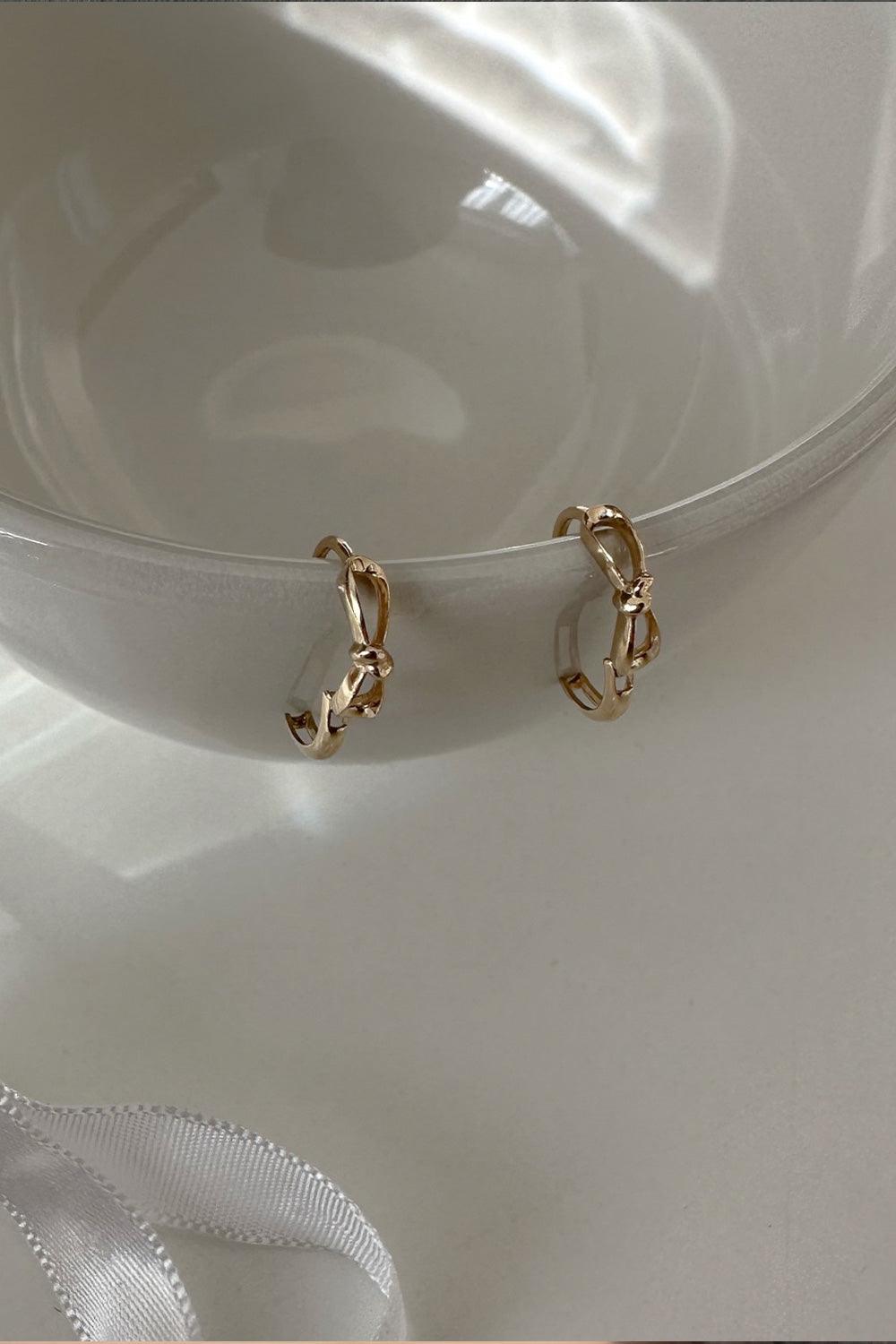 14k ribbon line one touch ring earrings (1pair) - 4MiLi (フォーミリ)