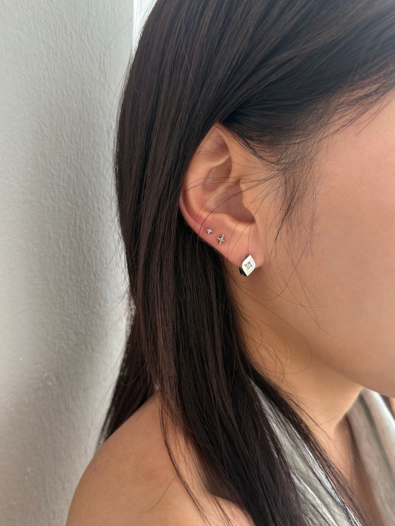 ひし形キュービック スパークル ワンタッチピアス 両耳用 サージカルポスト