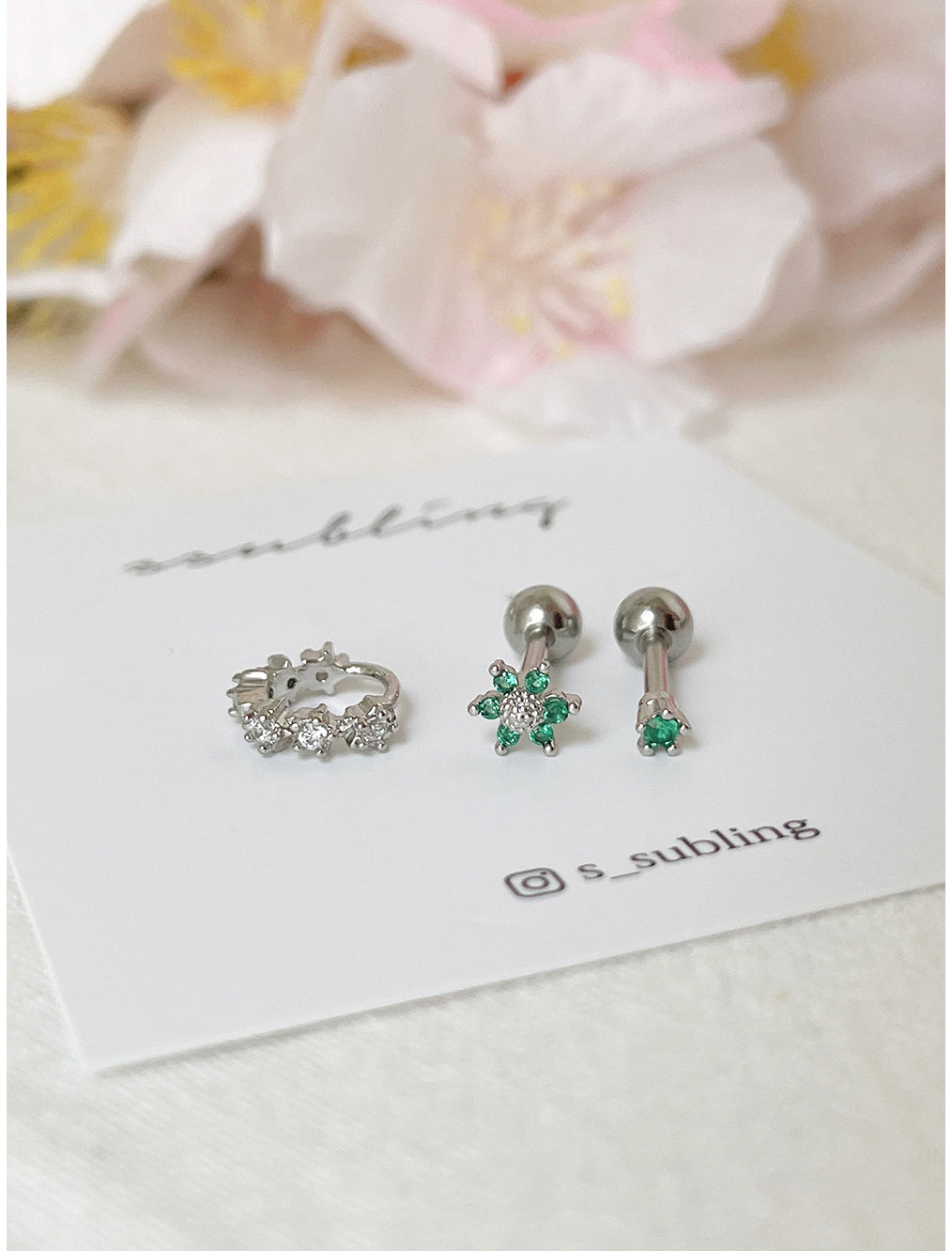 [3-piece set] [Surgical] Green Flower Earrings (2 Colors) Body Piercings, Backs, Piercings, Cartilage Piercings 