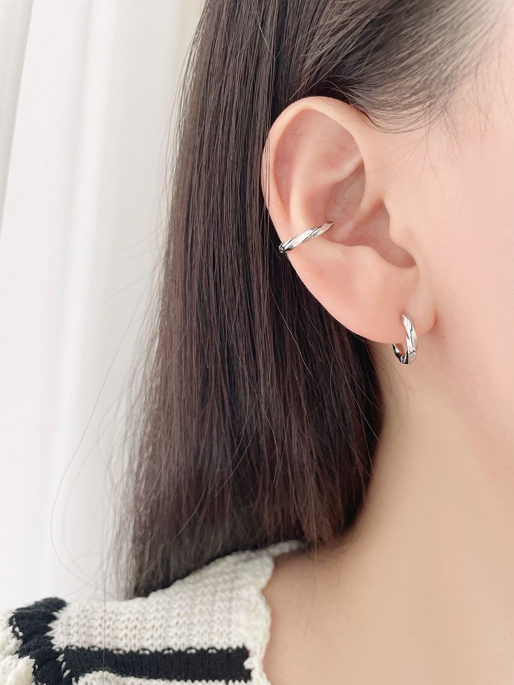 [All Surgical] Twisted Inner Conch Ring Piercing (2 Sizes) 16G 