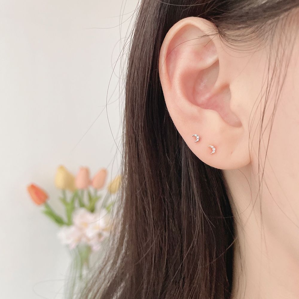 [サージカル]超ミニ 月モチーフ 三日月 ピアス (2Color) 16G ボディピアス キャッチ 軟骨ピアス