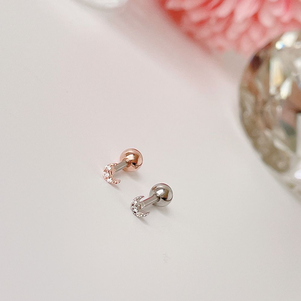 [サージカル]超ミニ 月モチーフ 三日月 ピアス (2Color) 16G ボディピアス キャッチ 軟骨ピアス