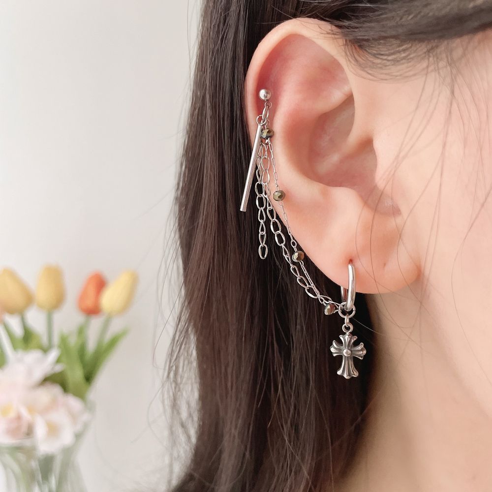 [サージカル]クロスチャームチェーンデザイン 2連ピアス 16G ボディピアス キャッチ 軟骨ピアス