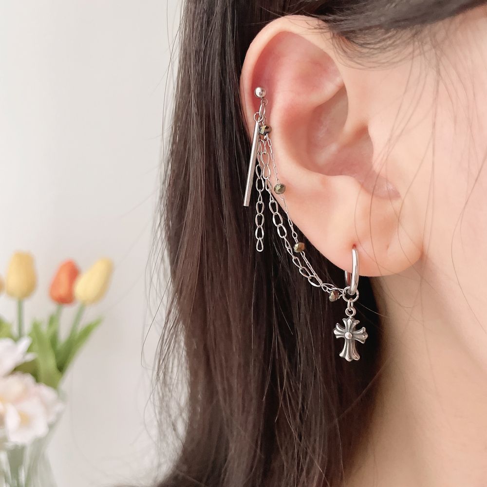 [サージカル]クロスチャームチェーンデザイン 2連ピアス 16G ボディピアス キャッチ 軟骨ピアス