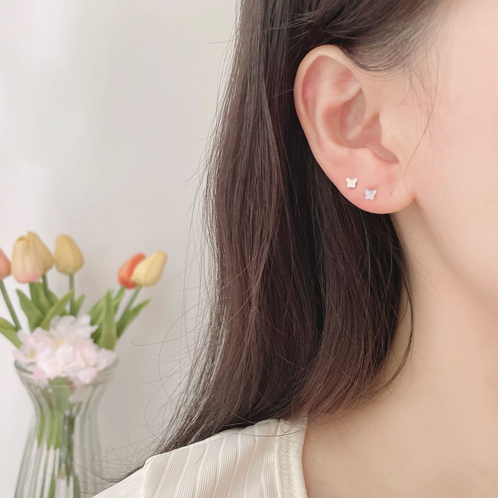 サージカル]小さめ ミニ 蝶々 ピアス (4Color) 16G ボディピアス