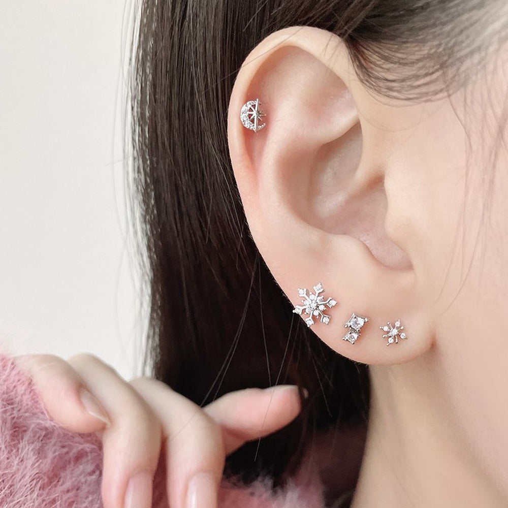 [ชุด 3 ชิ้น] [แบบผ่าตัด] ต่างหูดอกไม้สีเขียว (2 สี) เจาะร่างกาย เจาะหลัง เจาะกระดูกอ่อน 