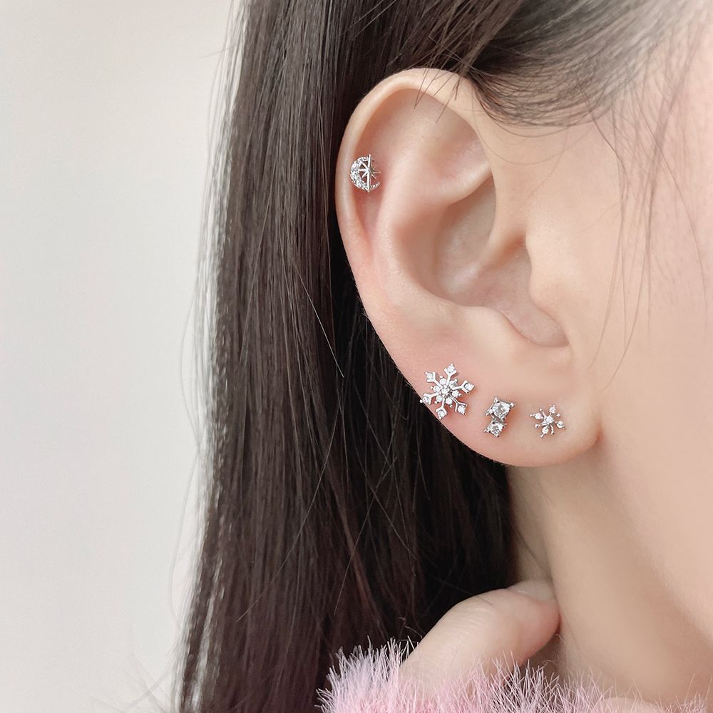 [ชุด 3 ชิ้น] [แบบผ่าตัด] ต่างหูดอกไม้สีเขียว (2 สี) เจาะร่างกาย เจาะหลัง เจาะกระดูกอ่อน 