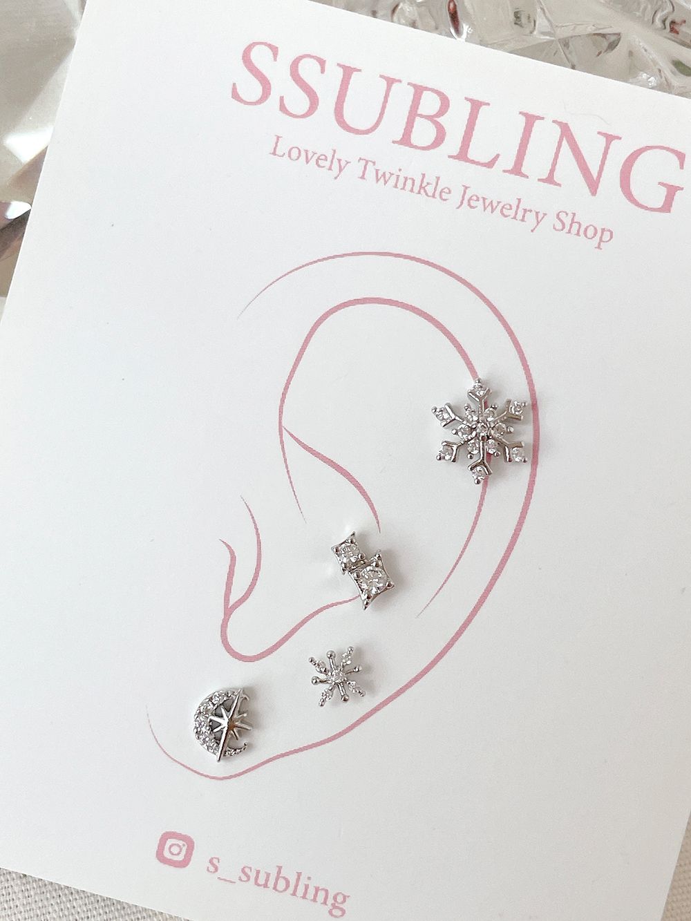 [ชุด 3 ชิ้น] [แบบผ่าตัด] ต่างหูดอกไม้สีเขียว (2 สี) เจาะร่างกาย เจาะหลัง เจาะกระดูกอ่อน 