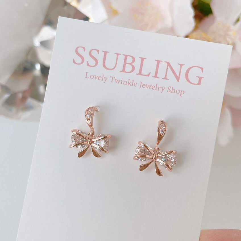 [3-piece set] [Surgical] Green Flower Earrings (2 Colors) Body Piercings, Backs, Piercings, Cartilage Piercings 