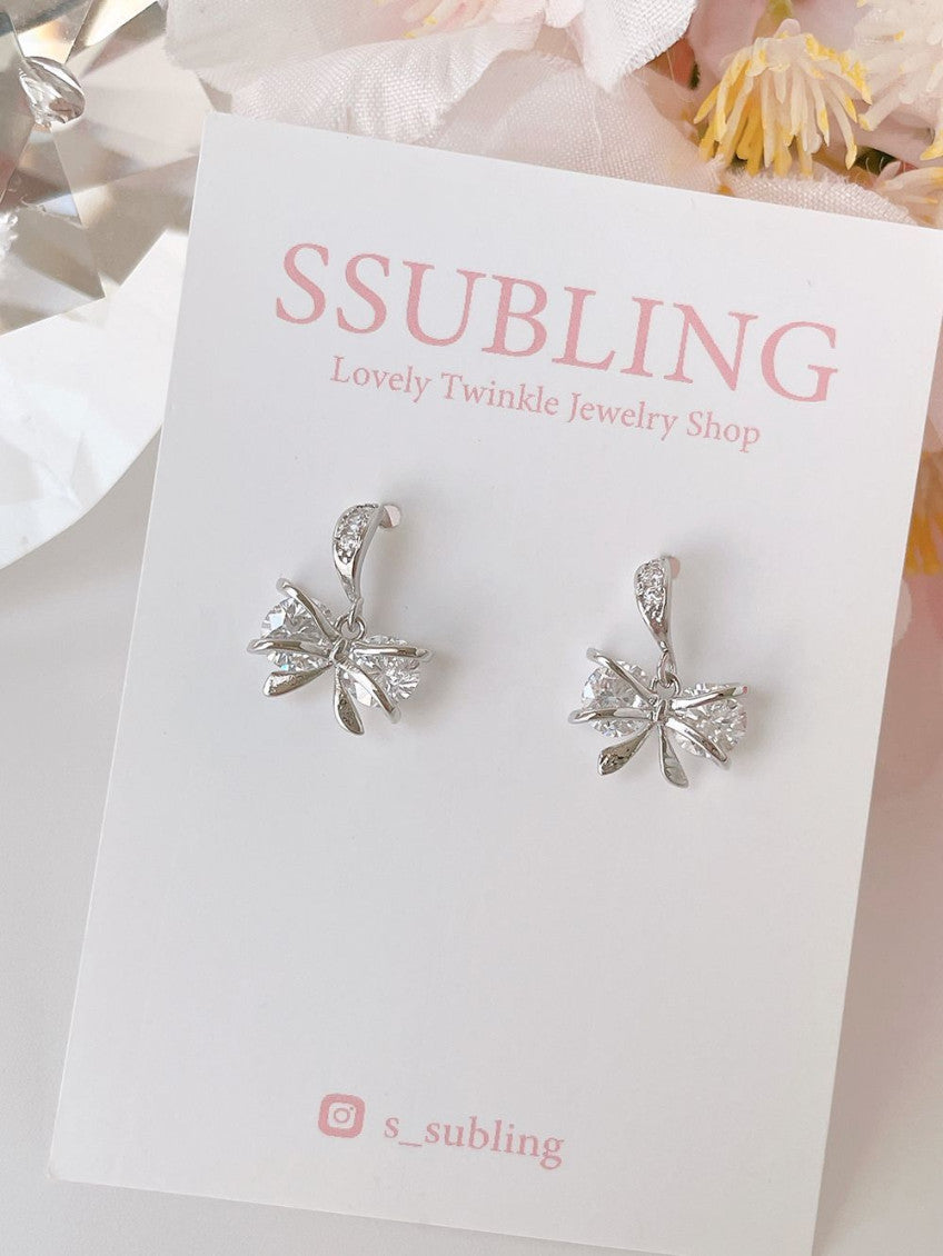 [3-piece set] [Surgical] Green Flower Earrings (2 Colors) Body Piercings, Backs, Piercings, Cartilage Piercings 