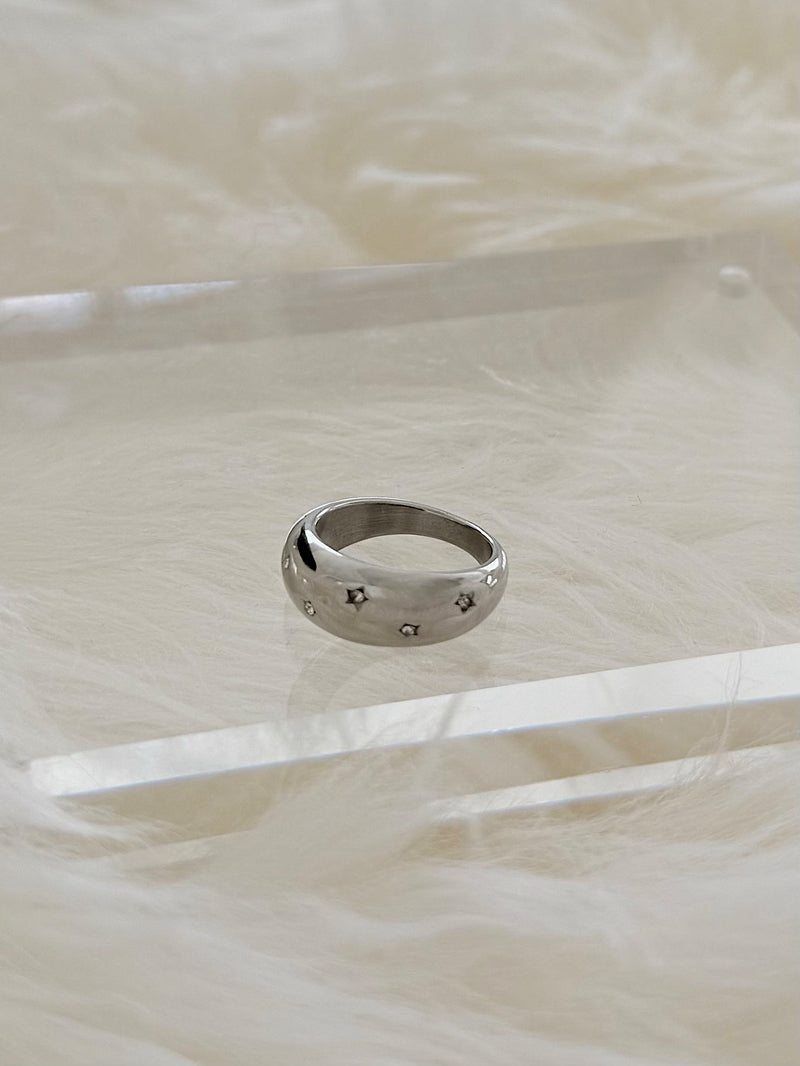 [925 เงิน] แหวนเพชรประกาย 3 เหลี่ยม