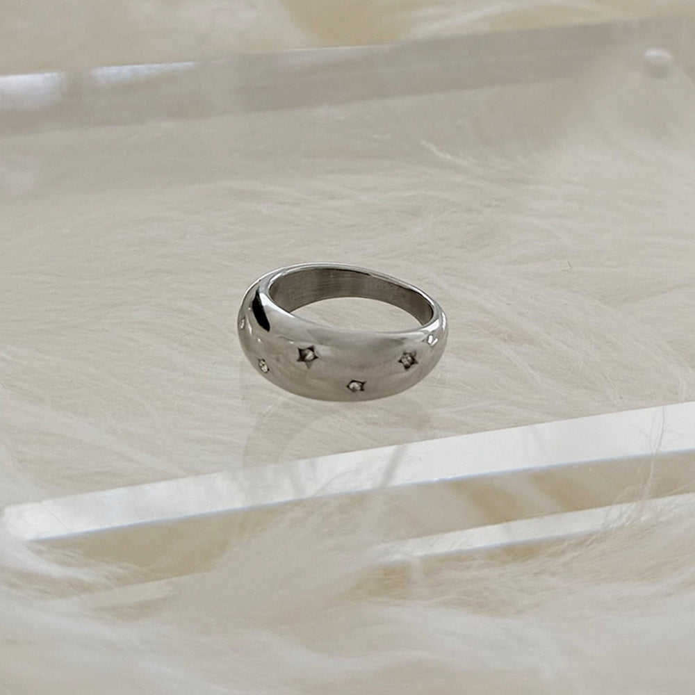 [925 เงิน] แหวนเพชรประกาย 3 เหลี่ยม