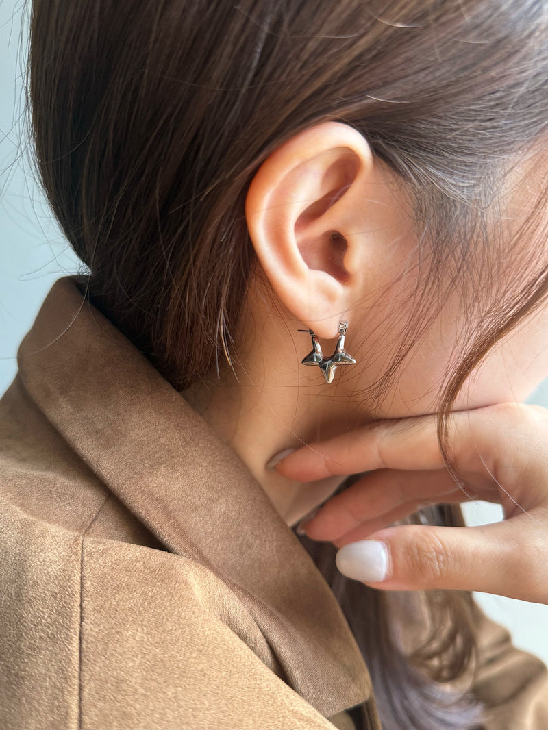 [925 เงิน] แหวนเพชรประกาย 3 เหลี่ยม