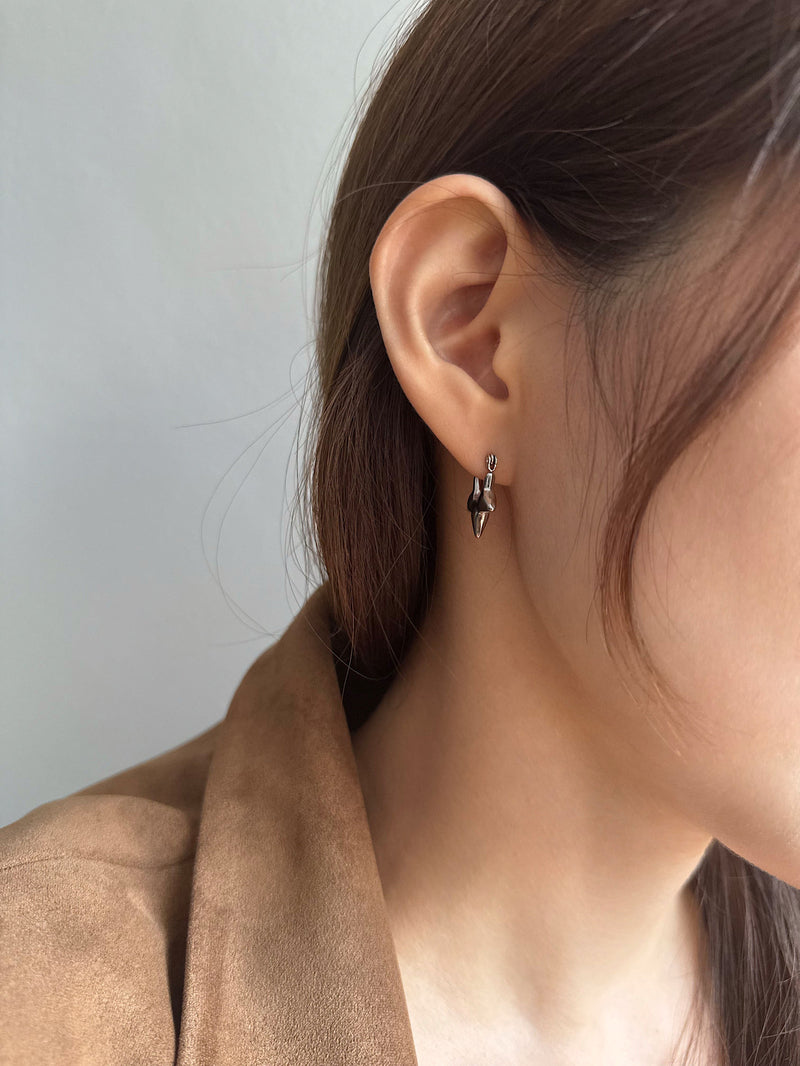 [925 เงิน] แหวนเพชรประกาย 3 เหลี่ยม