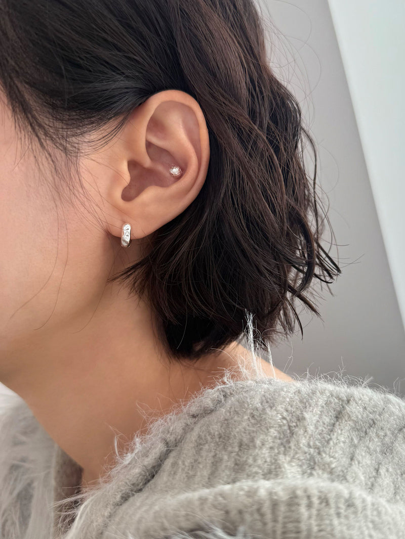 [925 Silver]バンピーテクスチャー ワンタッチリングピアス 両耳用 シルバー925 ピアス 大人 ピアス