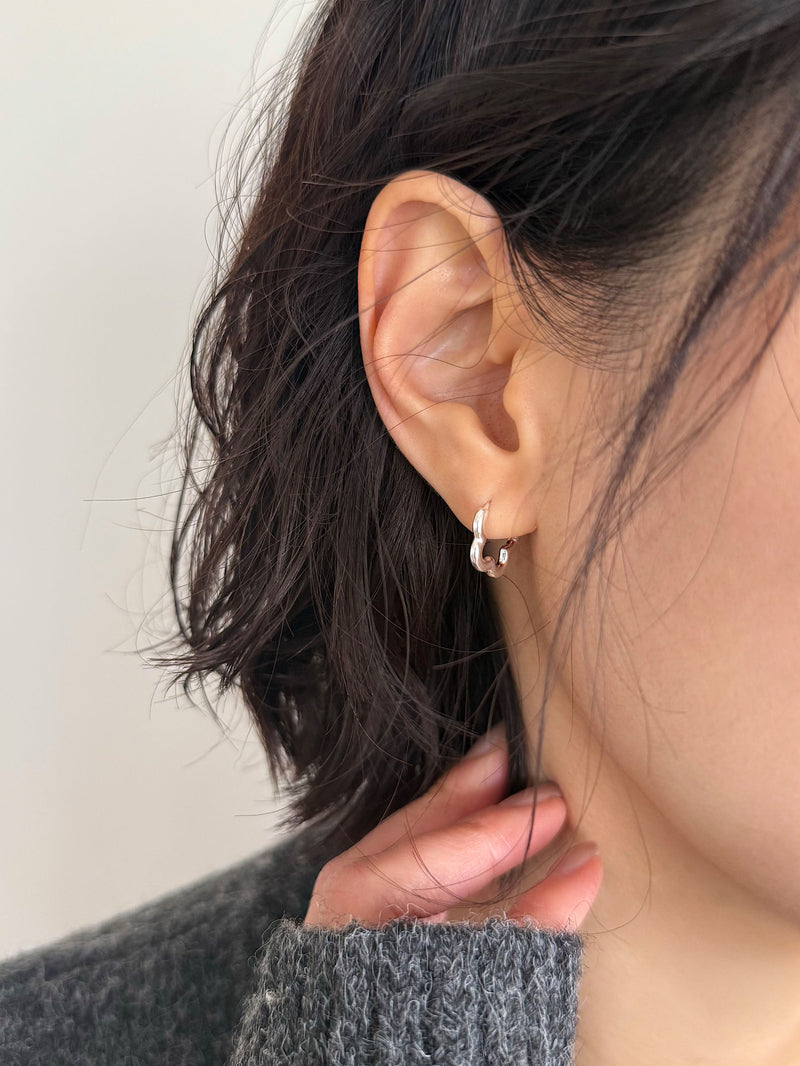 [925 Silver] Rough Wave Line One-Touch Ring Earrings for Both Ears 