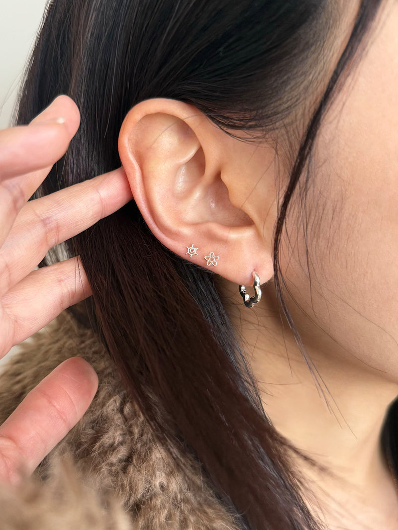 [925 Silver] Rough Wave Line One-Touch Ring Earrings for Both Ears 