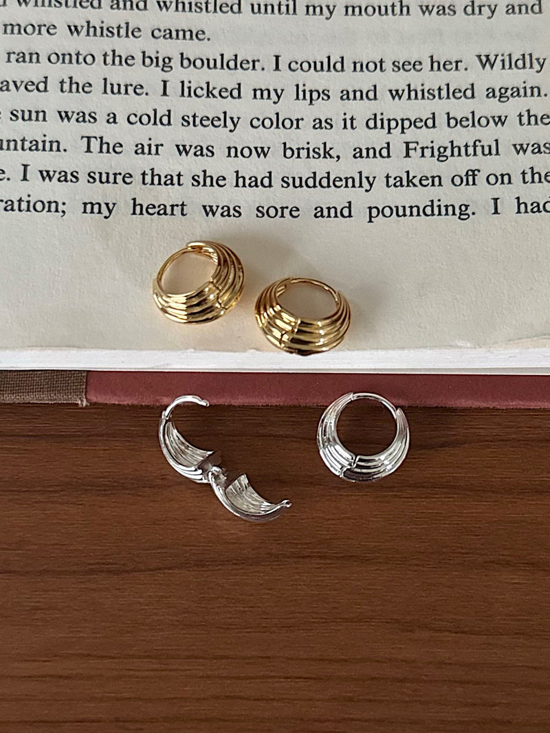 ボールド シェル ワンタッチ リングピアス（銀メッキ／2color）レディース  フープピアス リングピアス