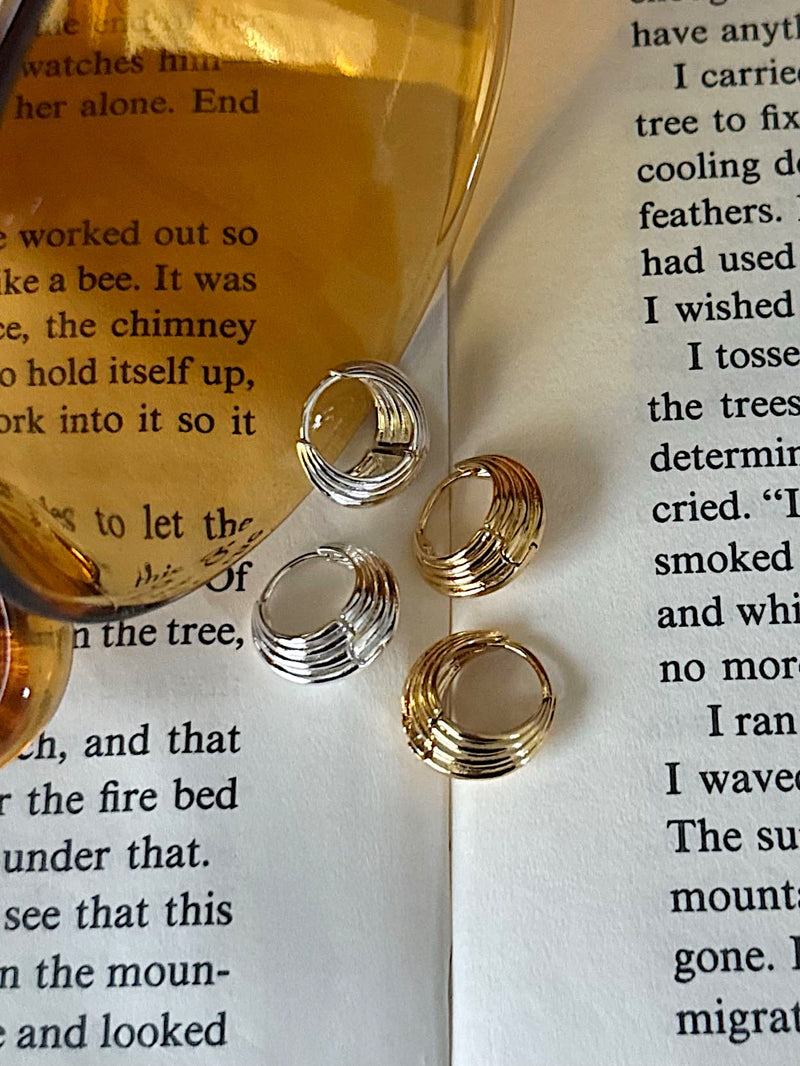 ボールド シェル ワンタッチ リングピアス（銀メッキ／2color）レディース  フープピアス リングピアス