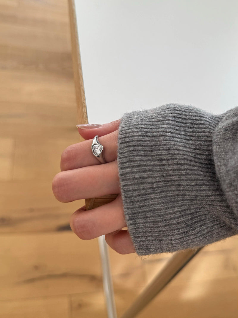 [サージカル] キュービック ハートポイント リング 金属アレルギー対応 / サージカルステンレス