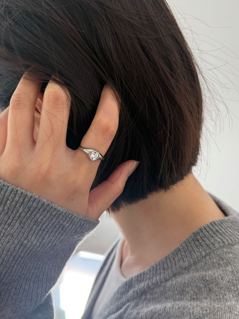 [サージカル] キュービック ハートポイント リング 金属アレルギー対応 / サージカルステンレス