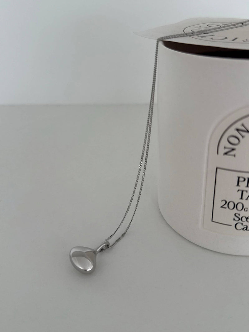 ドロップモチーフ ロングネックレス