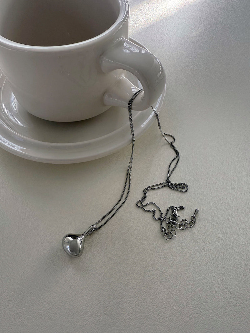 ドロップモチーフ ロングネックレス