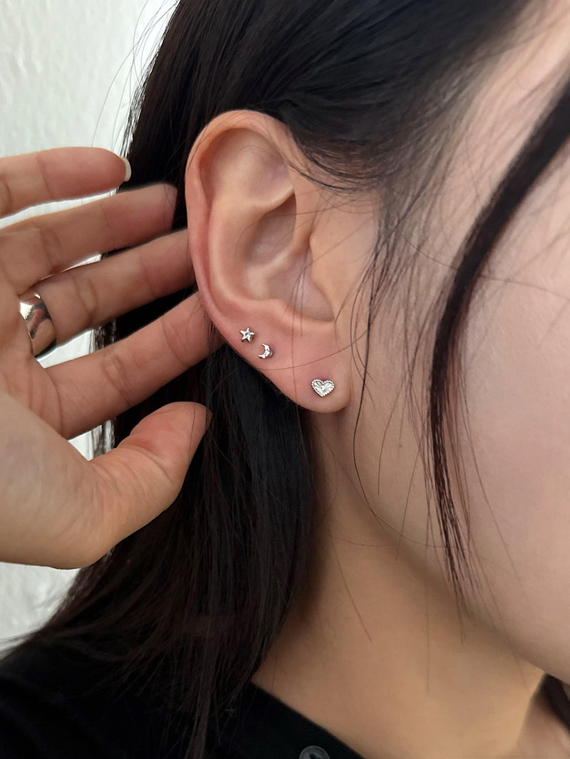 [サージカル]ミニキュービック 三日月 バーベルピアス 16G ボディピアス キャッチ 軟骨ピアス