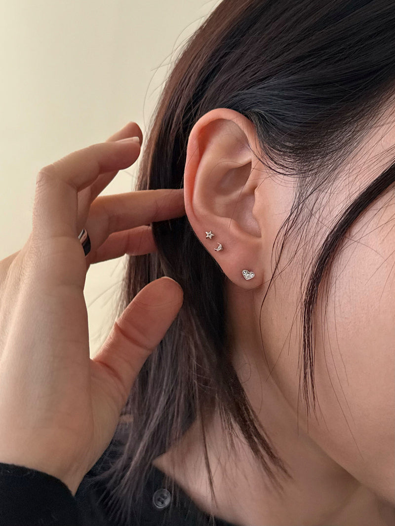 [サージカル]ミニキュービック 三日月 バーベルピアス 16G ボディピアス キャッチ 軟骨ピアス