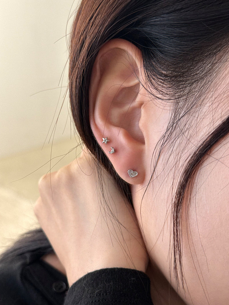 [サージカル]ミニキュービック 三日月 バーベルピアス 16G ボディピアス キャッチ 軟骨ピアス