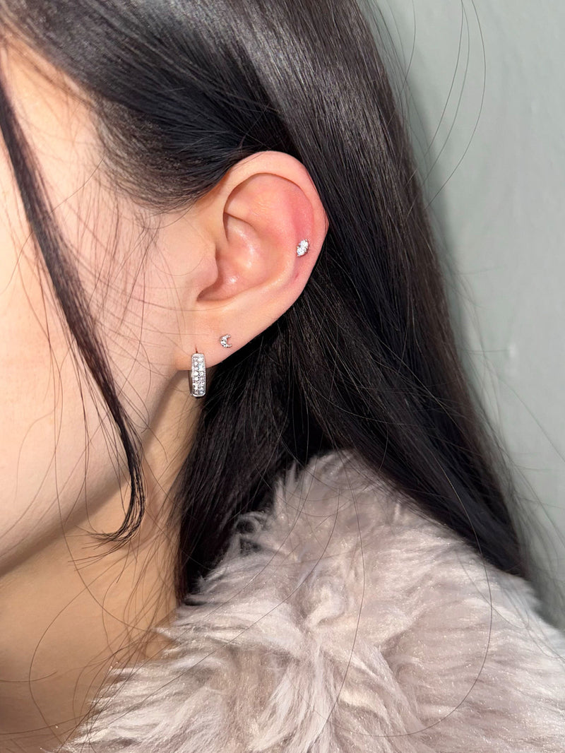 [サージカル]ミニキュービック 三日月 バーベルピアス 16G ボディピアス キャッチ 軟骨ピアス