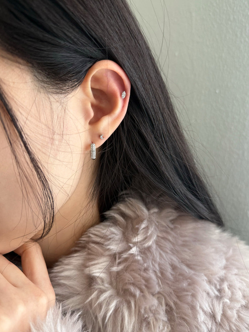 [サージカル]ミニキュービック 三日月 バーベルピアス 16G ボディピアス キャッチ 軟骨ピアス