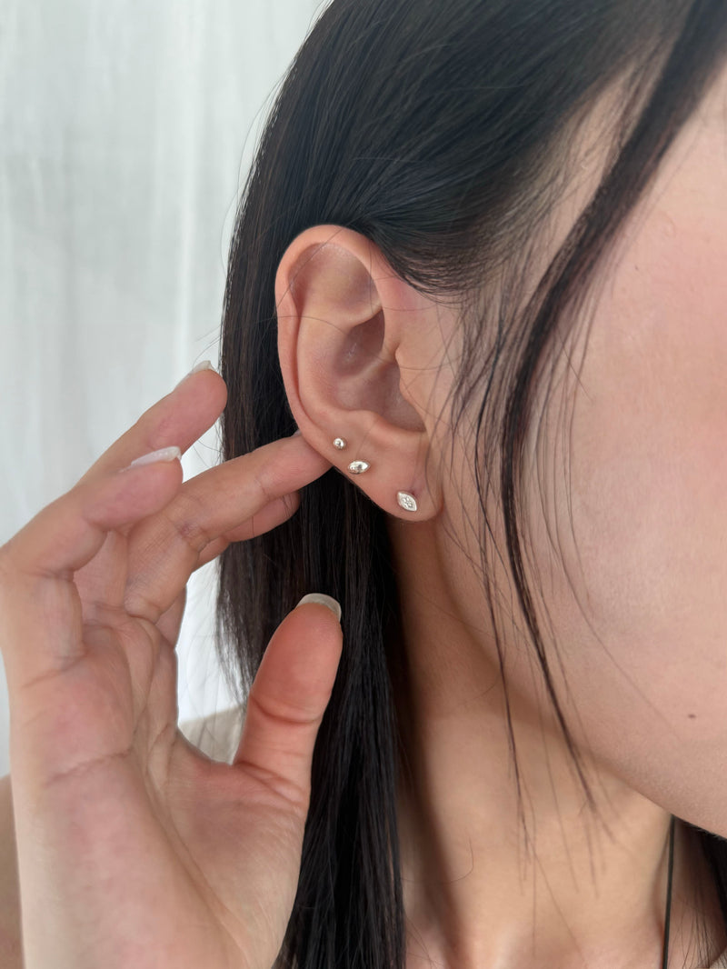 [925 Silver]サンディング キュービック マットスパークル 20G ボディピアス