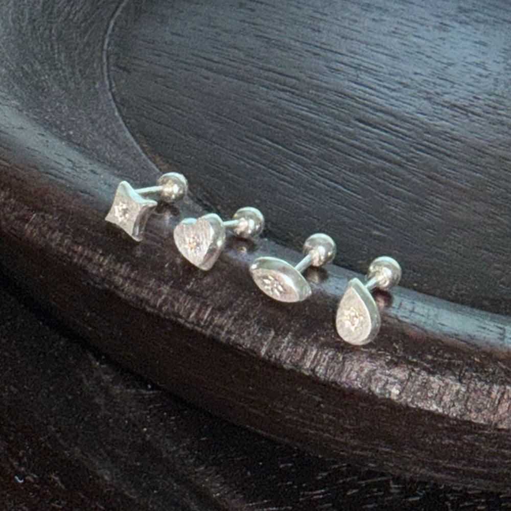 [925 Silver]サンディング キュービック マットスパークル 20G ボディピアス