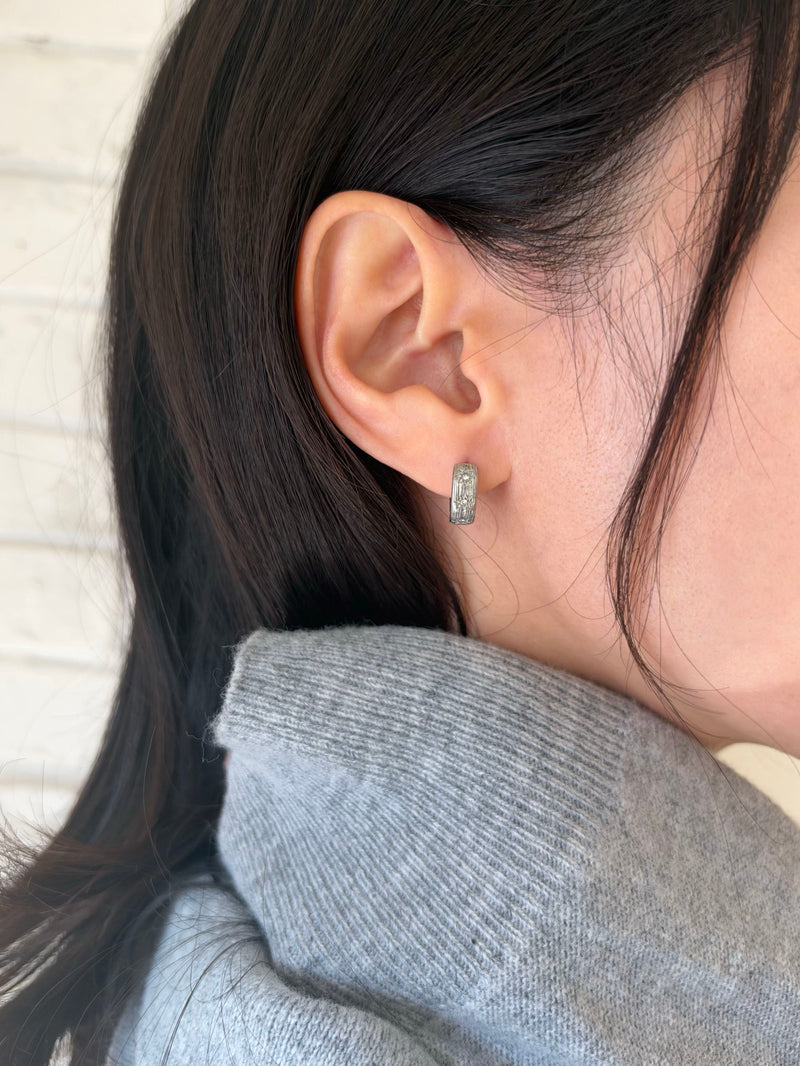 [全サージカル]キュービック スパークル ワンタッチ フープピアス（4Type 両耳用 サン＆スター ヴィンテージ フープピアス
