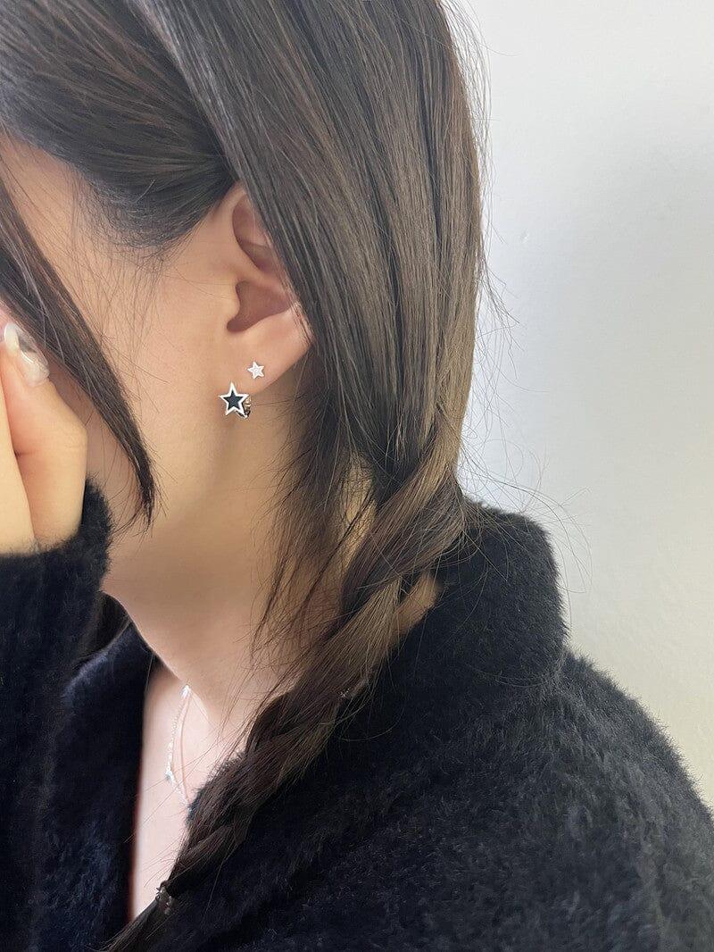 [925 Silver]ブラック スター ポイント リングピアス Earrings younglong-seoul 