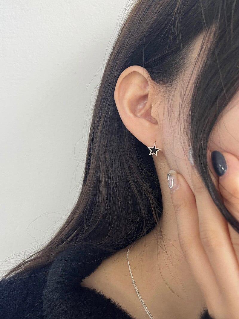 [925 Silver]ブラック スター ポイント リングピアス Earrings younglong-seoul 