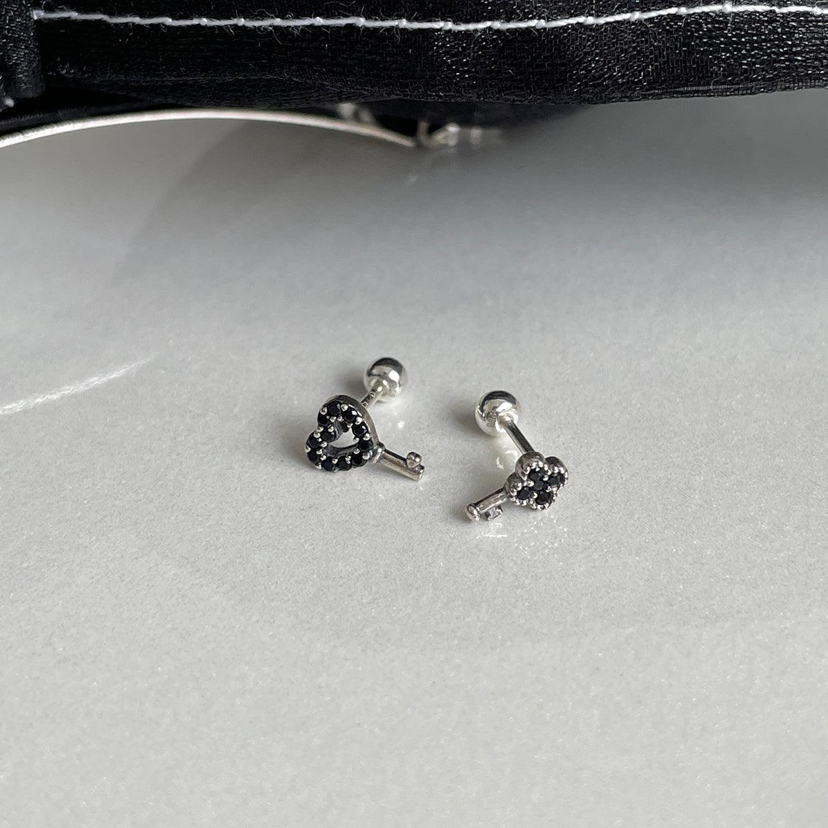 [925 Silver]ブラックキーピアス Piercing 10000won 