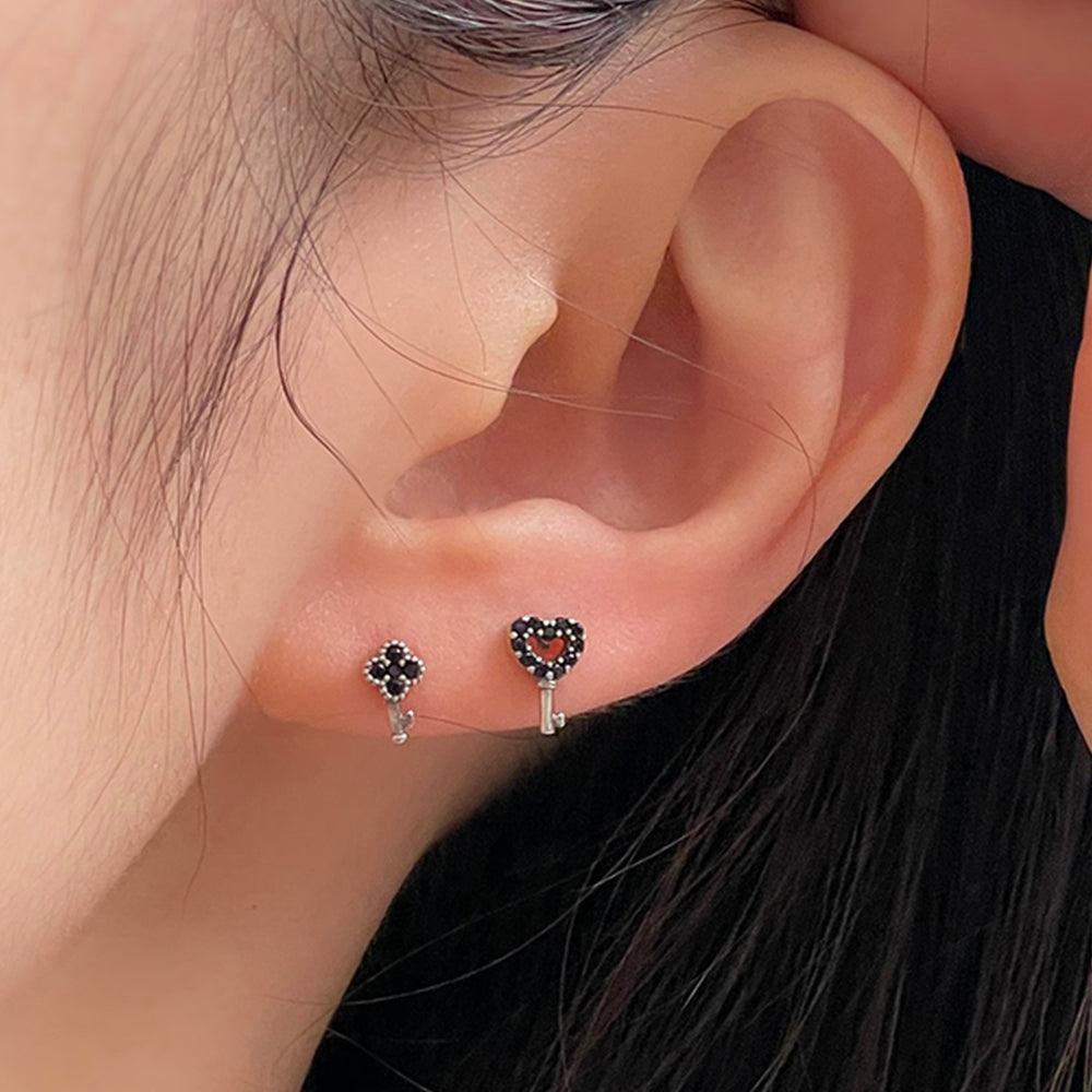 [925 Silver]ブラックキーピアス Piercing 10000won 