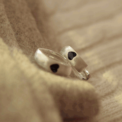 [925 Silver]マット ブラック ハート リングピアス Earrings 10000won 