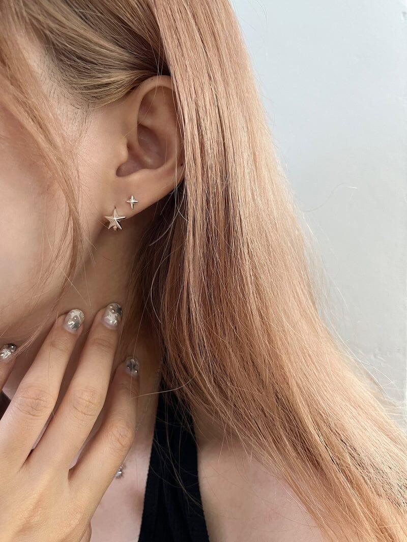 [925 Silver]ポインテッドスターリングピアス Earrings younglong-seoul 
