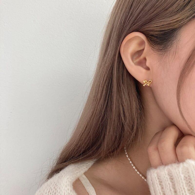 [925 Silver]ロマンチック リボン ピアス (2Color) Earrings younglong-seoul 