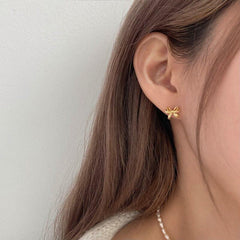 [925 Silver]ロマンチック リボン ピアス (2Color) Earrings younglong-seoul 