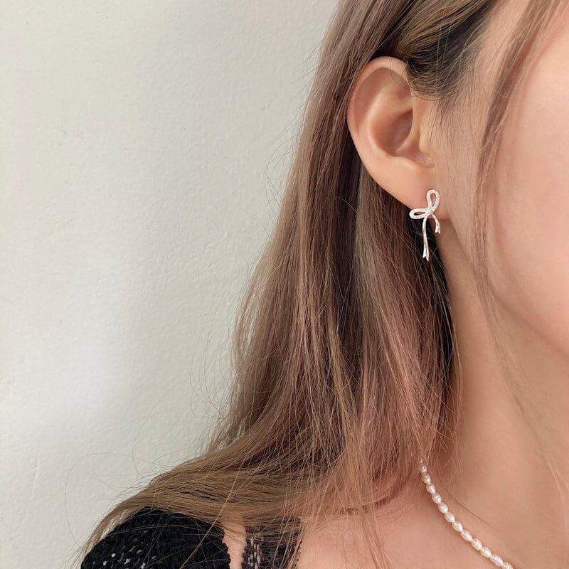[925 Silver]ロングテール ライン リボン ピアス Earrings younglong-seoul 